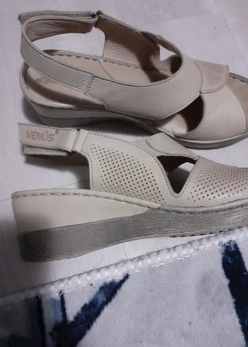 Bej Dolgu Topuklu Kadın Sandalet Venüs - Görsel 5