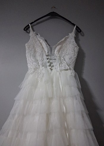 V yaka, ince askılı uzun gelinlik - Görsel 4