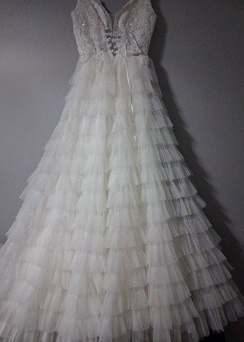 V yaka, ince askılı uzun gelinlik - Görsel 9