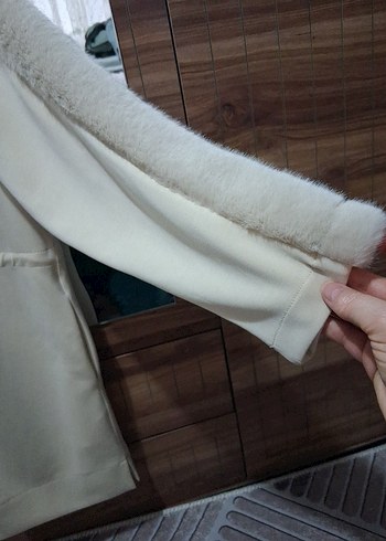Kürk Detaylı Beyaz Kadın Uzun tunik ceket - Görsel 5