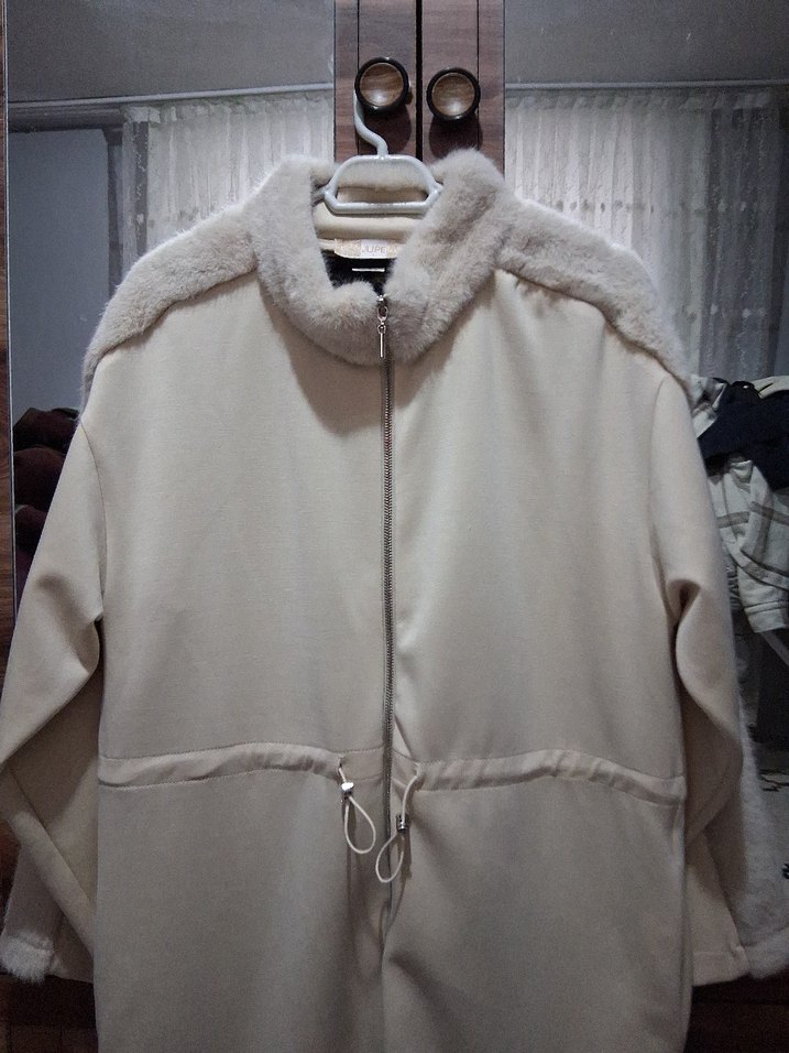 Kürk Detaylı Beyaz Kadın Uzun tunik ceket - Görsel 2