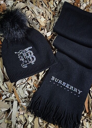 Burberry Atkı Bere Takım