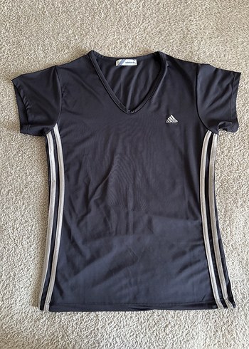 Adidas Tshirt