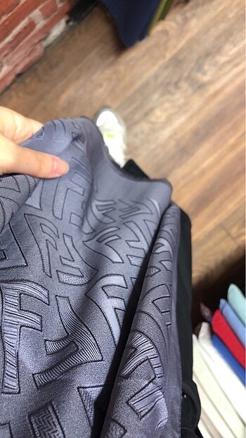 Fendi jakar şal