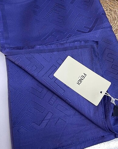 Fendi jakar şal