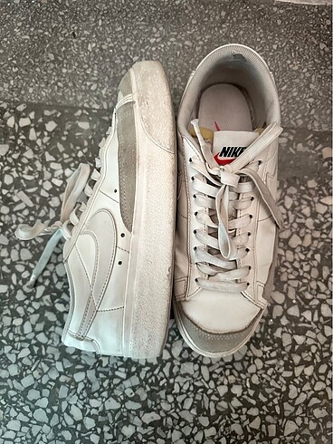 Orijinal nike blazer low