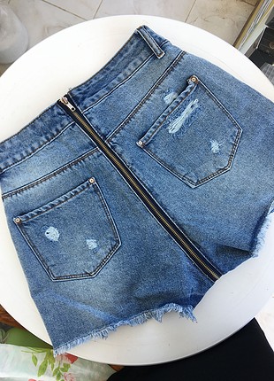30 Beden Arkası Fermuarlı Jean