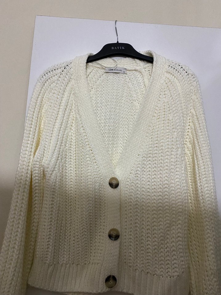 Beyaz Örgü Kadın Hırka düğmeli - Görsel 2