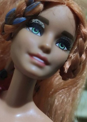 Barbie Renkli Pembe Elbiseli Bebek Barbie