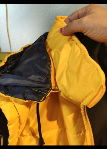 Nike Sarı Fermuarlı Yüksek Yakalı Kadın Yelek