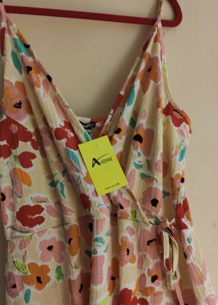 Yazlık elbise çiçekli - Görsel 2