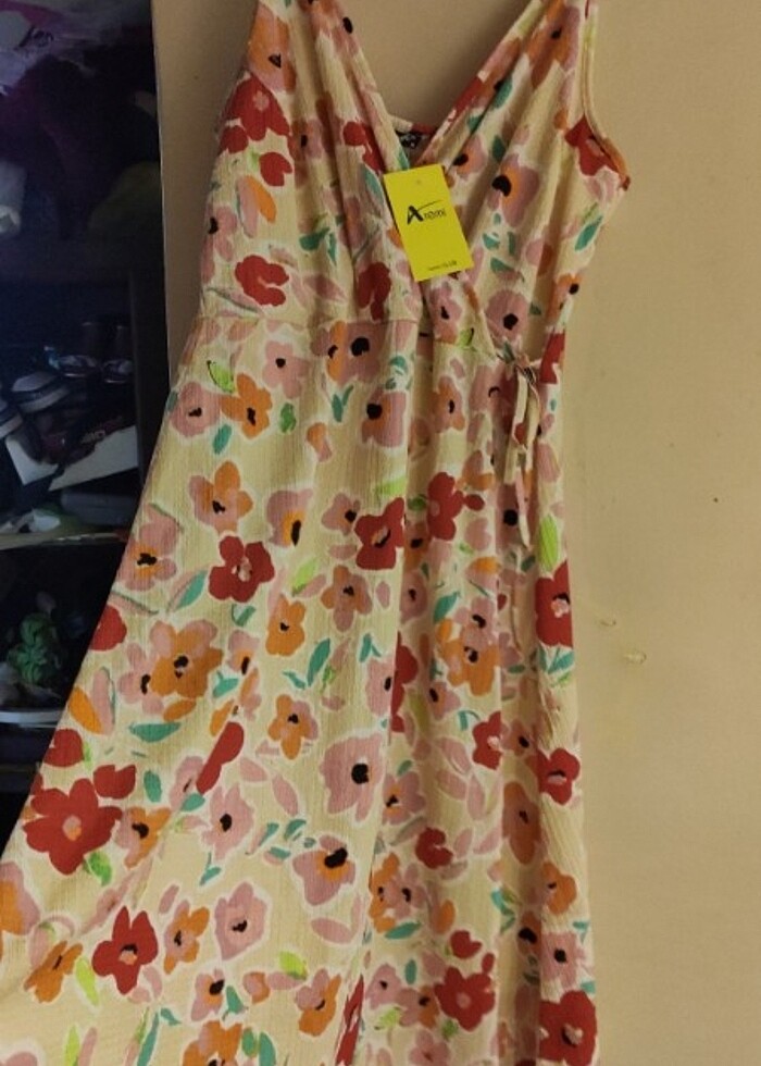 Yazlık elbise çiçekli - Görsel 3