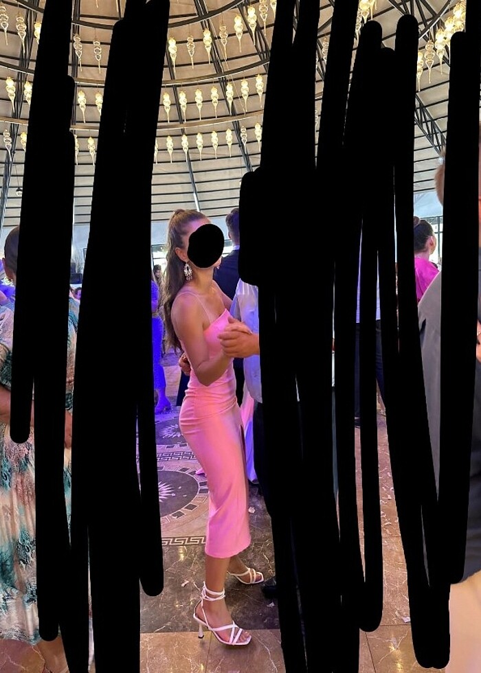 Pembe midi boy yırtmaçlı elbise - Görsel 3