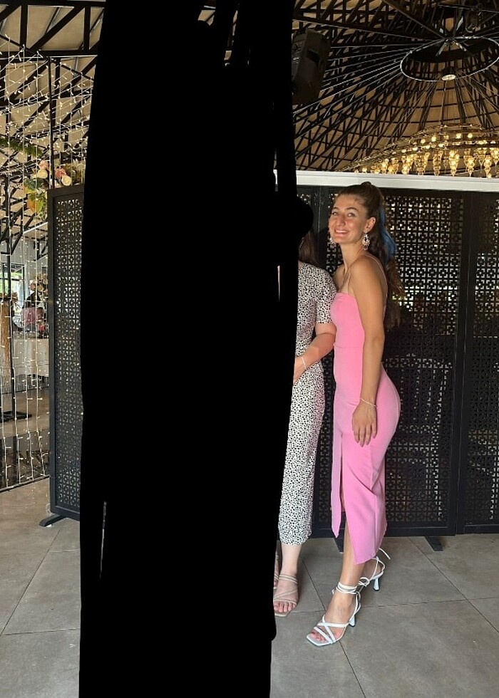 Pembe midi boy yırtmaçlı elbise - Görsel 5