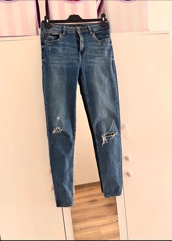 Bershka dizi yırtık jeans
kot pantolon - Görsel 2