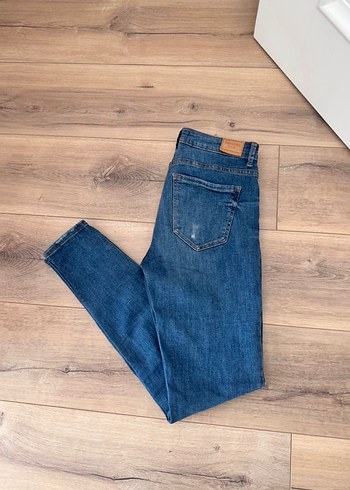 Bershka dizi yırtık jeans
kot pantolon - Görsel 3