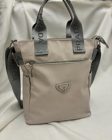 Prada askılı çanta