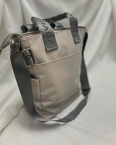 Prada Prada askılı çanta