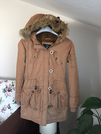 LC Waikiki Kahve mont
