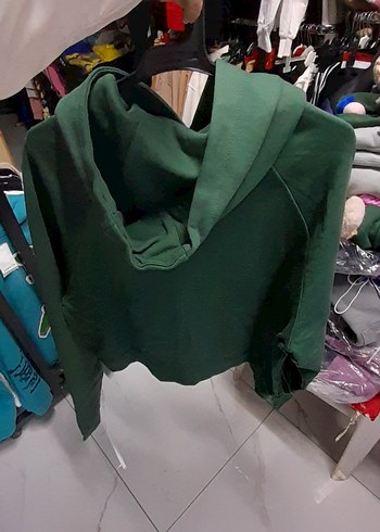 Koyu Yeşil Nakışlı Kürklü Sokak Stili - Görsel 4