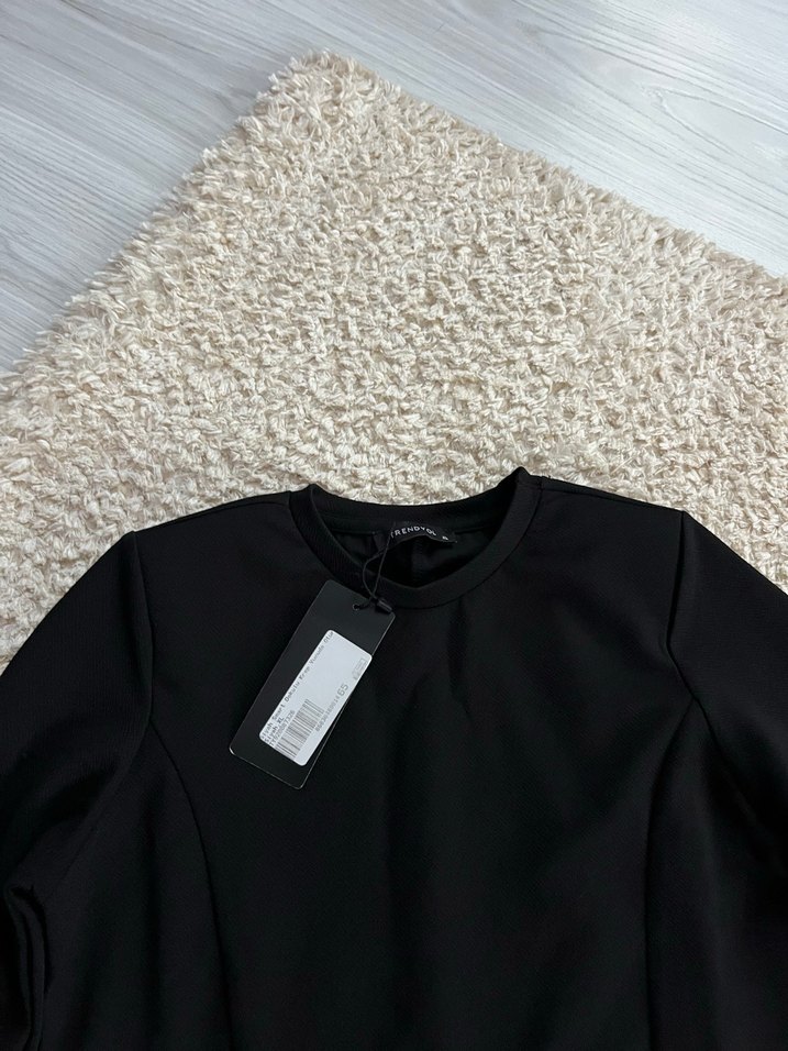 Siyah Uzun Kollu Midi Yırtmaçlı Elbise - Görsel 4