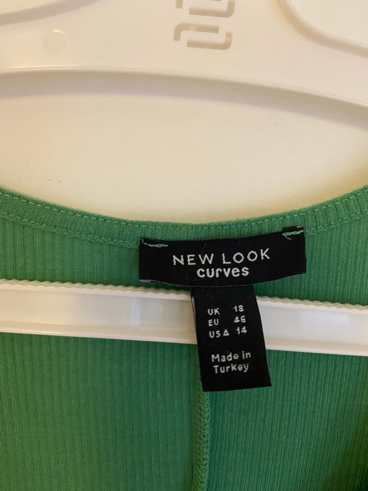 Düğmeli Yeşil V Yakalı Uzun Elbise - Görsel 4