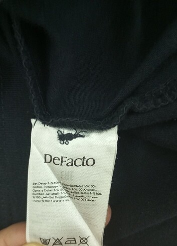 8 Yaş Beden lacivert Renk Defacto 8-9 yaş lacivert T-shirt