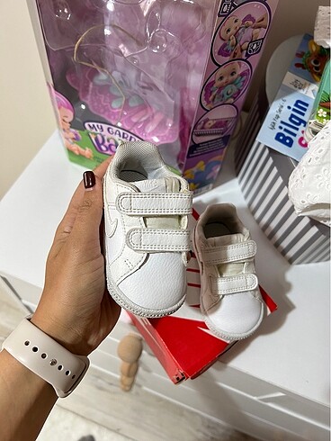 18 Beden Nıke beyaz bebek ayakkabı