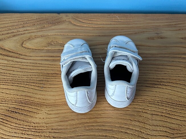 25 Beden Adidas Çocuk Spor Ayakkabı