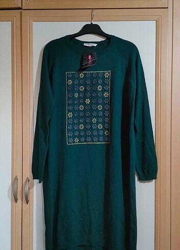 Yeşil simli papatyalı triko tunik std