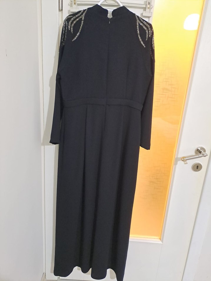 Uzun Siyah taşlı Kadın Elbise - Görsel 2