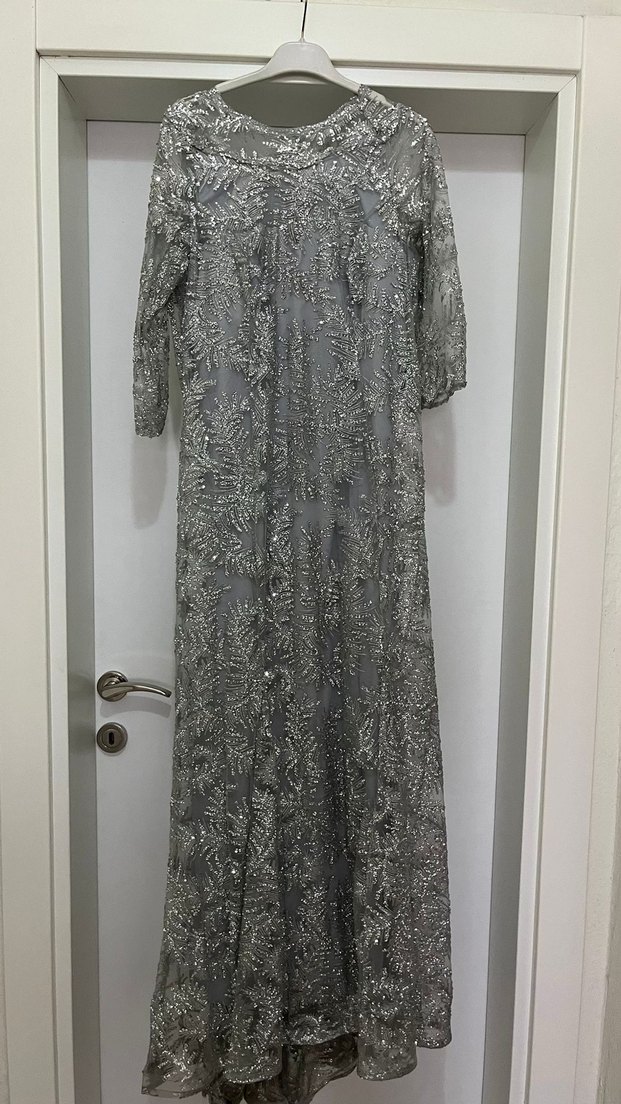 Uzun Kollu İşlemeli Gri Abiye Elbise - Görsel 2