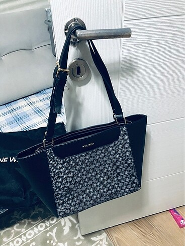 Nine west