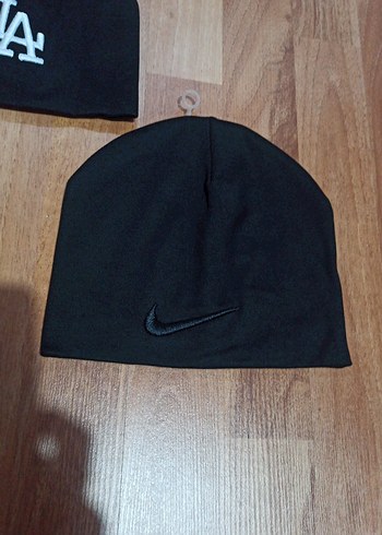 Siyah Nakışlı Erkek Bere - Görsel 3