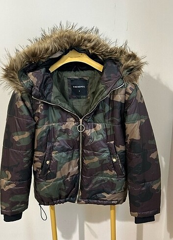 Trenyol mont