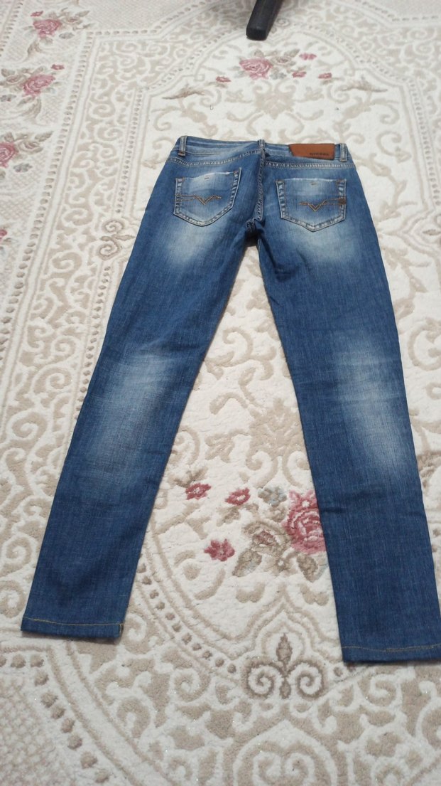 Mavi Yıkamalı Dar Kesim Denim Jean — görsel 3/8