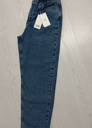 Stradivarius papatya baskılı jeans Jin - Görsel 2