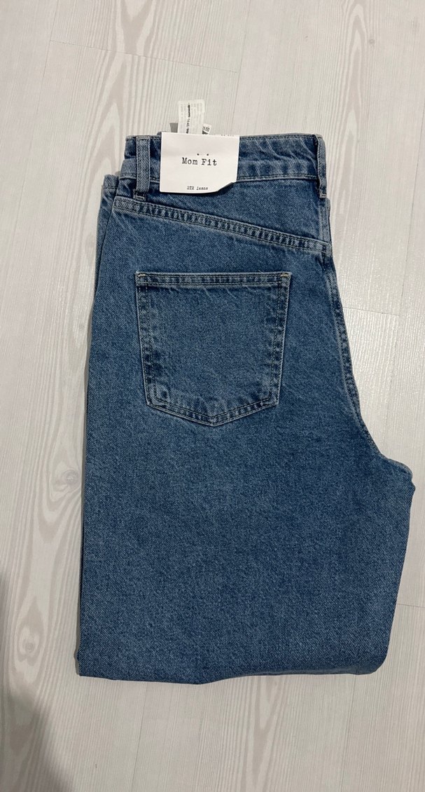 Stradivarius papatya baskılı jeans Jin - Görsel 3