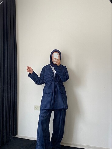 Çizgili blazer ceketli takım
