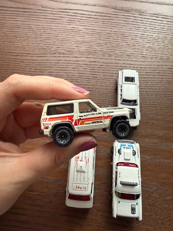 HOT WHEELS çeşitli arabalar - Görsel 2