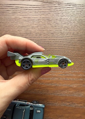 HOT WHEELS çeşitli arabalar - Görsel 4