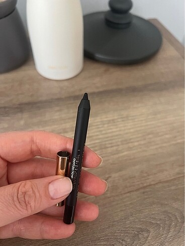 Beden Yves Saint Laurent waterproof göz kalemi