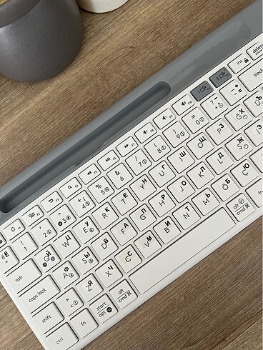 Logitech K580 bluetooth türkçe klavye - Görsel 4