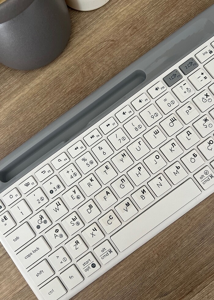 Logitech K580 bluetooth türkçe klavye - Görsel 4