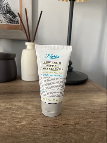 KİEHL?s Rare Earth yüz temizleme jeli