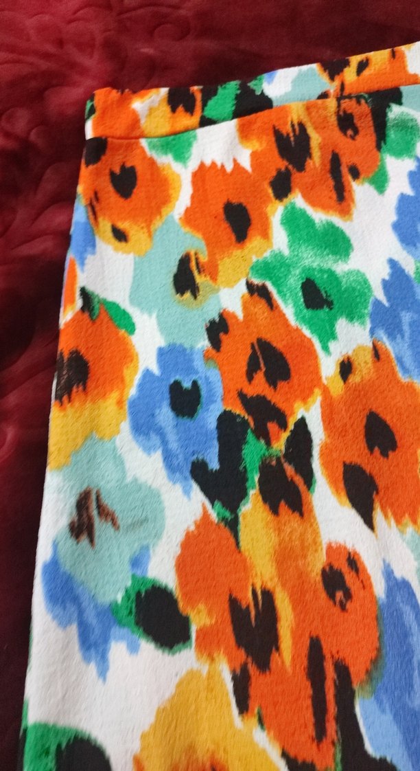 Renkli Bağlama Desenli yırtmaçlı Midi Etek - Görsel 4