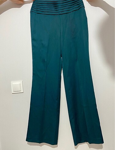 Mango bel detaylı saten pantolon