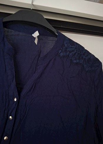 Lacivert V Yaka Düğmeli Keten Kadın Gömlek - Görsel 4
