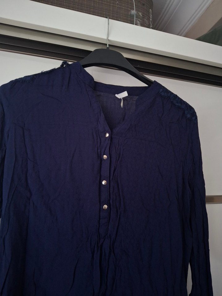 Lacivert V Yaka Düğmeli Keten Kadın Gömlek - Görsel 2