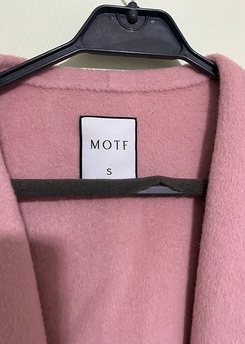 Peluş Detaylı Pembe Motf marka Kadın Kaban - Görsel 5